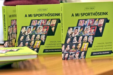 A könyv a vajdasági sportélet meghatározó alakjaival készült interjúkat tartalmaz (Gergely Árpád felvétele)