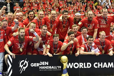 A világbajnok dánok (Fotó: Beta/AP)