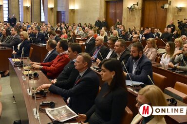 A tartományi adminisztráció és helyi önkormányzatok képviselői mellett az értekezleten gazdasági szakértők és nemkormányzati szervezetek tagjai is jelen voltak (Fotó: Ótos András)