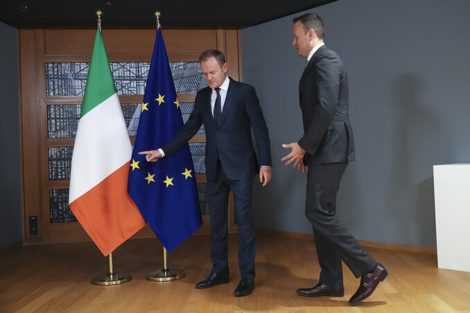 Donald Tusk és Leo Varadkar a tegnapi brüsszeli egyeztetésen (fotó: AP/Beta)