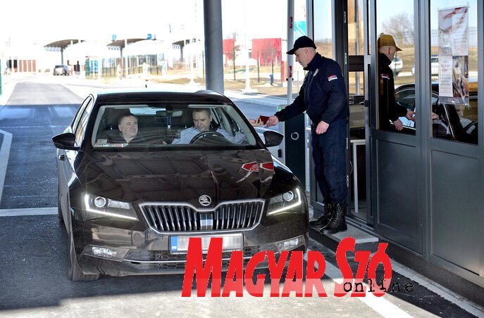 Csütörtökön már az új épületet használhatták az utazók (Fotó: Gergely Árpád) Csütörtökön már az új épületet használhatták az utazók (Fotó: Gergely Árpád)
