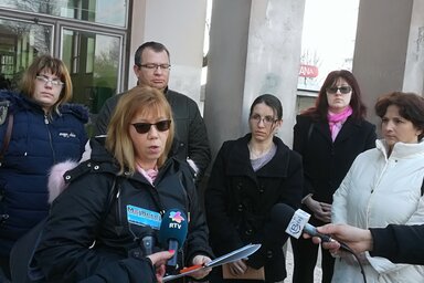 A szülők nem nyugszanak bele az iskola bezárásába