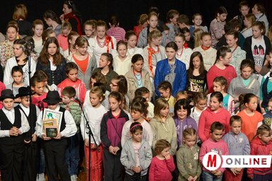 Csoportfelvétel az egyik, korábbi vetélkedő résztvevőiről (Fotó: Ótos András)