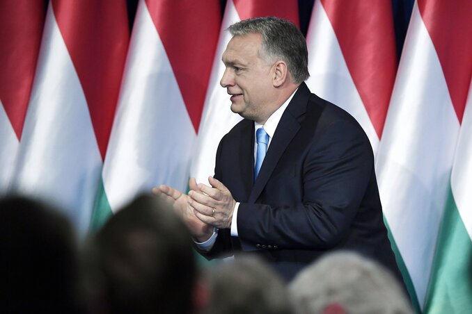 A kormányfő ígérete szerint „mindenkinek jó lesz magyarnak lenni, kitartó munkával fel fogjuk számolni a szegénységet Magyarországon” (Fotó:MTI)