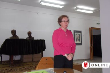 A németországi kiállításról Székely Erzsébet, a világutazó özvegye számolt be (Horváth Zsolt felvétele)