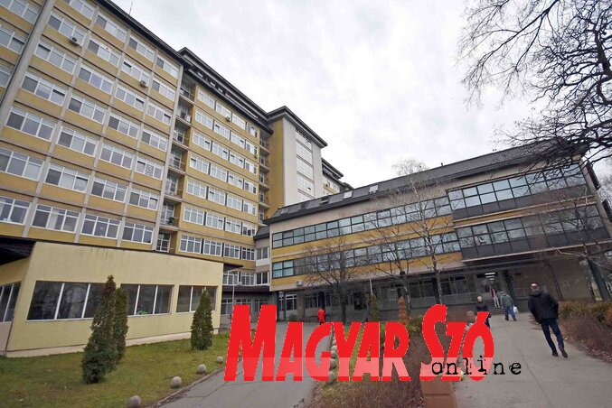 A szabadkai kórházban továbbra is érvényben van a látogatási tilalom (Fotó: Gergely Árpád) A szabadkai kórházban továbbra is érvényben van a látogatási tilalom (Fotó: Gergely Árpád)