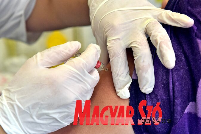 Az influenza megelőzésének leghatékonyabb módja az időben felvett védőoltás (Gergely Árpád illusztrációja) Az influenza megelőzésének leghatékonyabb módja az időben felvett védőoltás (Gergely Árpád illusztrációja)