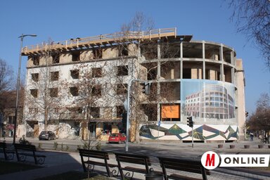 A végéhez közeledik a szálloda felső szintjeinek bontása (Kazinczy Paszterkó Diana felvétele)