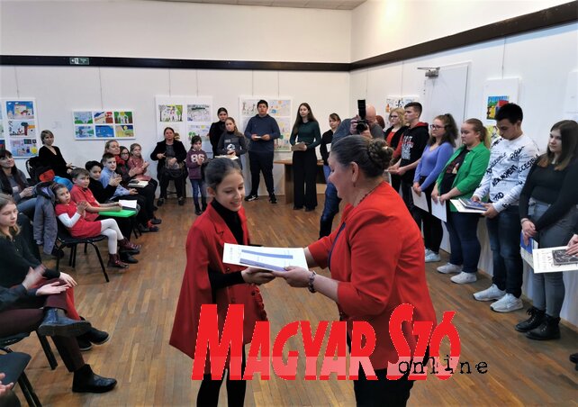 Az irodalmi pályázat eredményhirdetése (Herceg Elizabetta felvétele) Az irodalmi pályázat eredményhirdetése (Herceg Elizabetta felvétele)