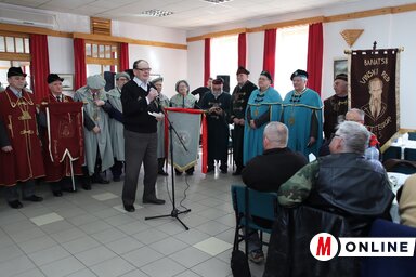 Orosz Kálmán megnyitja a hagyományos borkóstolót (Lakatos János felvétele)