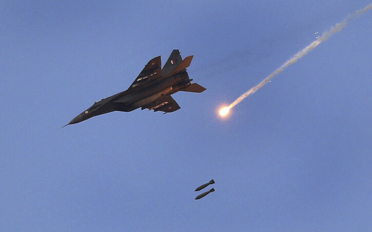 Akcióban az indiai légierő egyik MiG–29-ese (fotó: AP/Beta) Akcióban az indiai légierő egyik MiG–29-ese (fotó: AP/Beta)