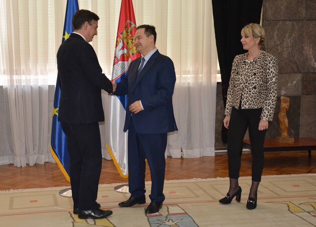 David McAllistert (kíséretében Jadranka Joksimović integrációs miniszerrel) a nap folyamán Ivica Dačić külügyminiszter is fogadta (Fotó: Beta) David McAllistert (kíséretében Jadranka Joksimović integrációs miniszerrel) a nap folyamán Ivica Dačić külügyminiszter is fogadta (Fotó: Beta)