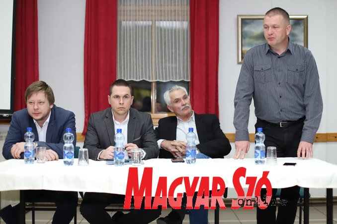 Juhász Attila a köztársasági támogatásokról beszélt (Lakatos János felvétele)