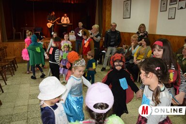 Huszonegy gyermek öltözött jelmezbe (Fotó: Kozma Lívia)