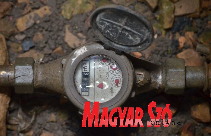 Aki online jelenti a vízóraállást, az öt százalék kedvezményt kap (Lakatos János felvétele)