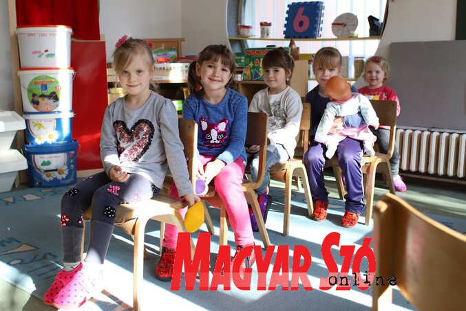 Magyarul tanuló ovisok a Napraforgó Óvodában (Fotó: Lakatos János) Magyarul tanuló ovisok a Napraforgó Óvodában (Fotó: Lakatos János)