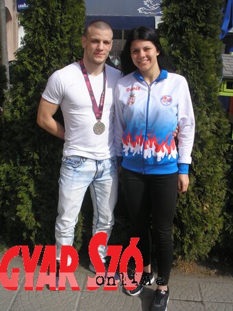 Magyarkanizsa két büszkesége, Nagy Szebasztián és Fábián Anna (a szerző felvétele) Magyarkanizsa két büszkesége, Nagy Szebasztián és Fábián Anna (a szerző felvétele)