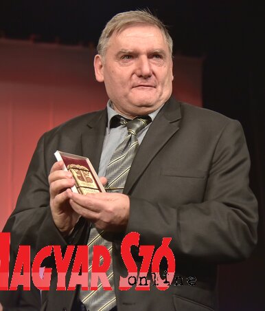 Elismert helytörténészünk a Plakettel Elismert helytörténészünk a Plakettel