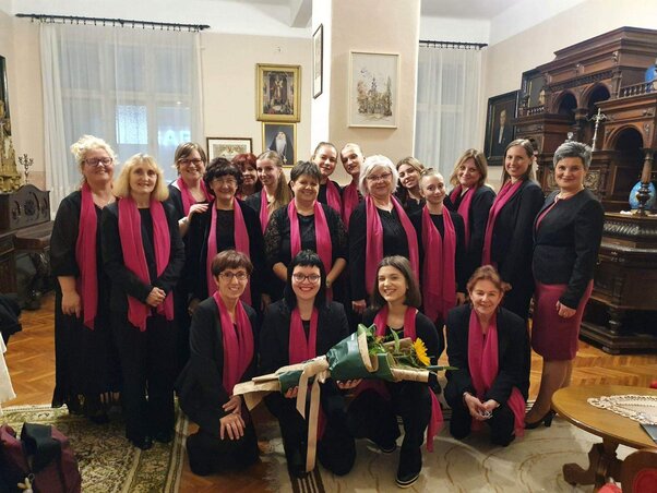 A Pro Musica Kamarakórus női együttesét a zene és a barátság köti össze (Fotó: Csikós Krisztina) A Pro Musica Kamarakórus női együttesét a zene és a barátság köti össze (Fotó: Csikós Krisztina)