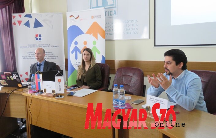 Damir Vojnić Tunić, Željka Cvejin és Dragan Agatunović az előadáson (Fotó: Patyi Szilárd) Damir Vojnić Tunić, Željka Cvejin és Dragan Agatunović az előadáson (Fotó: Patyi Szilárd)