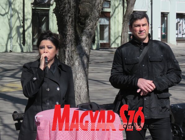 Horvát Tímea és Takács Krisztián a megnyitón (Fotó: Patyi Szilárd) Horvát Tímea és Takács Krisztián a megnyitón (Fotó: Patyi Szilárd)