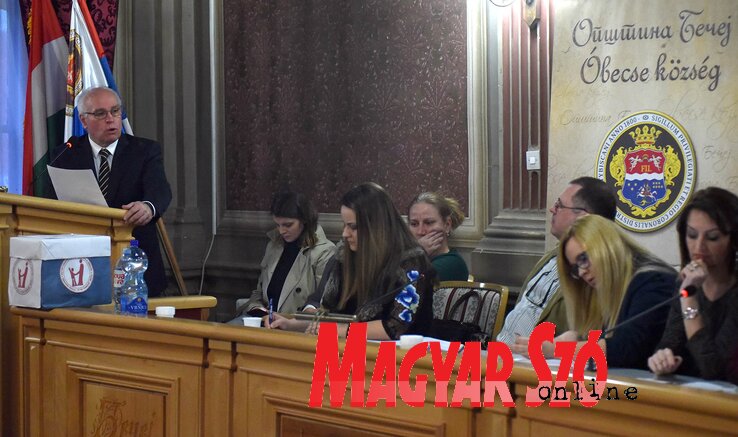 Hajnal Jenő: Nem zárunk be iskolákat, hanem korszerűsítjük azokat, ha a szülőföldjükön akarjuk tartani az embereket Hajnal Jenő: Nem zárunk be iskolákat, hanem korszerűsítjük azokat, ha a szülőföldjükön akarjuk tartani az embereket