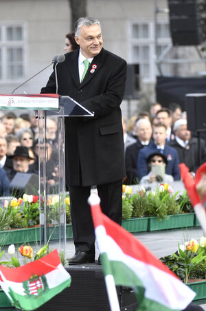 Orbán Viktor magyar miniszterelnök az 1848/49-es forradalom és szabadságharc emléknapja alkalmából tartott állami ünnepségen a Múzeumkertben (Fotó: MTI/Máthé Zoltán) Orbán Viktor magyar miniszterelnök az 1848/49-es forradalom és szabadságharc emléknapja alkalmából tartott állami ünnepségen a Múzeumkertben (Fotó: MTI/Máthé Zoltán)