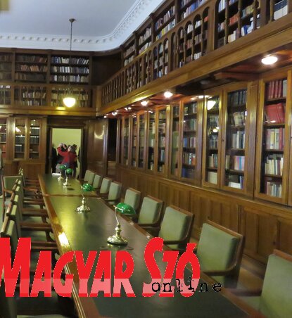 A parlament könyvtárában a képviselők munkáját segítő könyvek találhatók(Miklós Hajnalka felvétele)