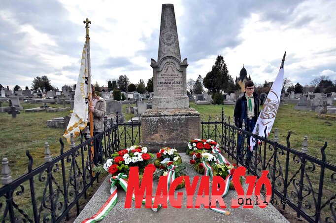 Paganini József sírjánál minden évben megemlékezést tartanak a szabadkai magyarok (Gergely Árpád felvétele)