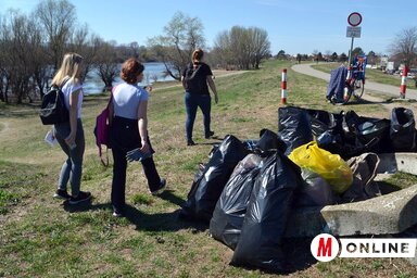 A hétvégén a Zeleni sad Környezetvédelmi Egyesület szervezésében nagytakarítás volt a Sodrósban (Ótos András felvétele)