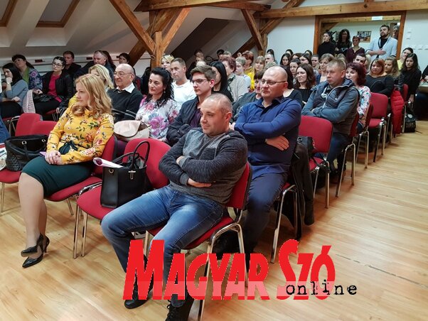 Teltházas könyvbemutató (Fotó: Fehér Ildikó) Teltházas könyvbemutató (Fotó: Fehér Ildikó)