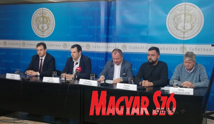 Sugár György, Molnár Ervin, Bunford Tivadar, Vinkó Tamás és Petar Doroslovački (Fotó: Benedek Miklós) Sugár György, Molnár Ervin, Bunford Tivadar, Vinkó Tamás és Petar Doroslovački (Fotó: Benedek Miklós)
