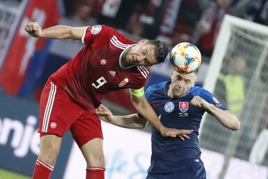 Szalai Ádám a pályán küzdött, a meccs után panaszkodott (Fotó: MTI)
