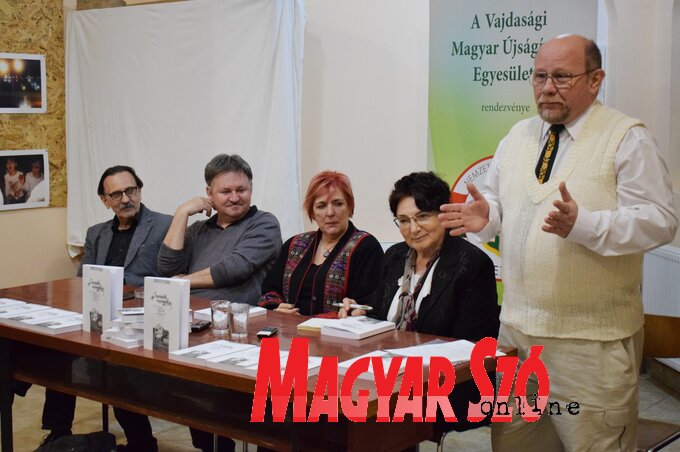 Léphaft Pál, Ambrus Attila, Tóth Lívia, Stanyó Tóth Gizella és Bögözi Attila a könyvbemutatón (Fotó: Horváth Szabolcs)