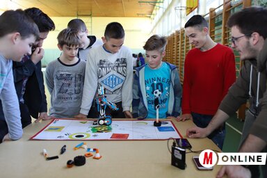 A gyerekek olyan készségeit próbálják fejleszteni, amiket a mai munkaerőpiac elvár, ilyen például a csapatban való munka és a folyamatos kommunikáció (Lakatos János felvétele)