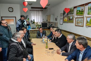 A miniszter a munkarokkantak és a vakok szervezete képviselőivel is találkozott (Herédi Krisztián felvétele)