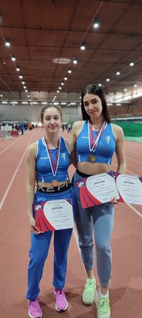 Minja Kopunović (jobbról) egy ezüst- és egy bronzérmet, Višnja Vilov pedig egy bronzérmet nyert a tartományi bajnokságon (Fotó: ASS) Minja Kopunović (jobbról) egy ezüst- és egy bronzérmet, Višnja Vilov pedig egy bronzérmet nyert a tartományi bajnokságon (Fotó: ASS)