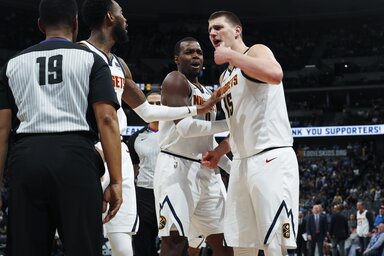 Nem ez volt Jokić legnyugodtabb mérkőzése… (Fotó: Beta/AP)