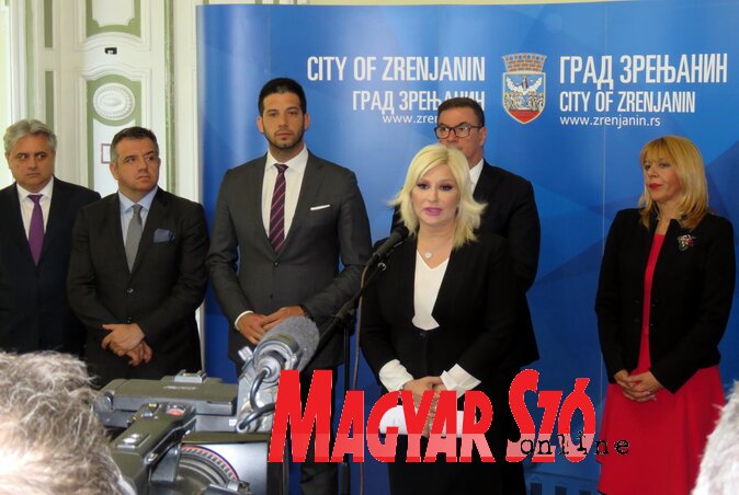 Zorana Mihajlović: Ne a látogatásom alkalmából hozzák a munkagépeket (Fotó: Kecskés István) Zorana Mihajlović: Ne a látogatásom alkalmából hozzák a munkagépeket (Fotó: Kecskés István)