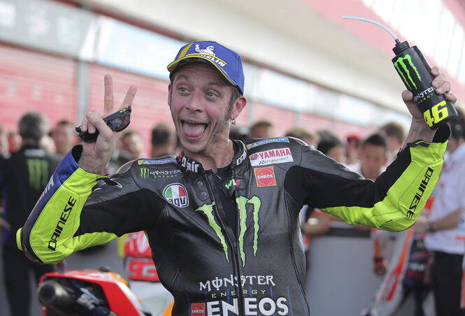 Újra a pódiumon a Doktor, azaz Valentino Rossi (Fotó: Beta/AP)