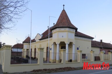 A mozi nemrégiben felújított épülete (Fotó: Patyi Szilárd)