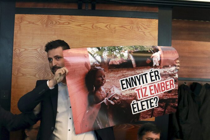 Kepli Lajos szerint az általa vezetett parlamenti bizottság már évekkel ezelőtt bebizonyította, hogy a Mal Zrt. vezetőit egyértelmű felelősség terheli a katasztrófáért (Fotó: MTI)