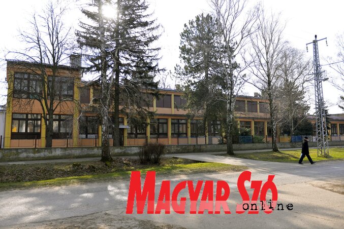 Az iskolában már nem folyik magyar tannyelvű oktatás (Molnár Edvárd felvétele) Az iskolában már nem folyik magyar tannyelvű oktatás (Molnár Edvárd felvétele)