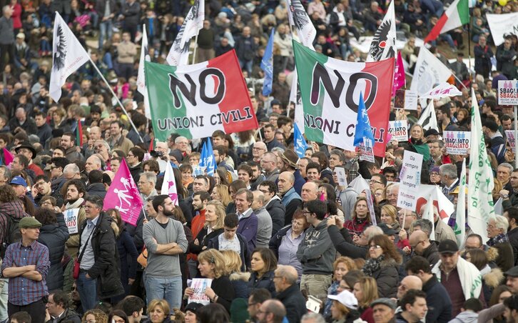 Tízezrek tiltakoztak a Circus Maximus mezején (fotó: Beta/AP)