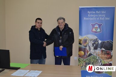 Mohácsi Zoltán és Kovács Károly az iroda újranyitásakor (Lakatos János felvétele)