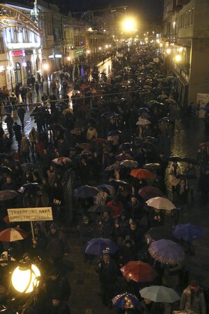 Tiltakozó felvonulás Miskolcon (Fotó: MTI)