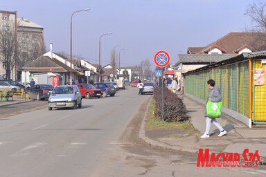 A helyi közösségben a legnagyobb áldás a piac, azonban ez okozza a legtöbb gondot is (Fotó: Molnár Edvárd)