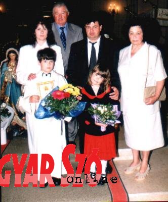 A család Dávid elsőáldozásakor. Senki se él közülük. (Molnár Edvárd felvétele) A család Dávid elsőáldozásakor. Senki se él közülük. (Molnár Edvárd felvétele)