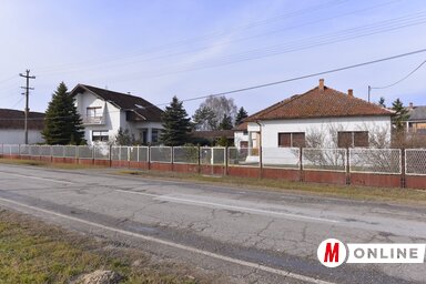 A két ház, a tragédia helyszíne (Molnár Edvárd felvétele)