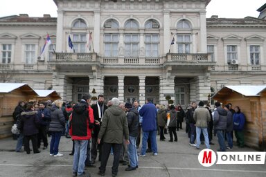 Az utcára került dolgozók a közösségi hálón szervezték az összejöveteleket (Fotó: Fehér Rózsa)